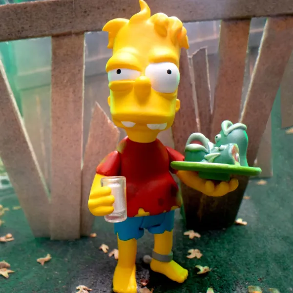 Super7 The Simpsons^The Simpsons Reaction Figures Wave 04 (Tree House Of Horror V2) - Hugo Simpson